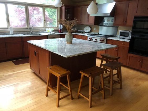 Corbels Vs. Floating Brackets